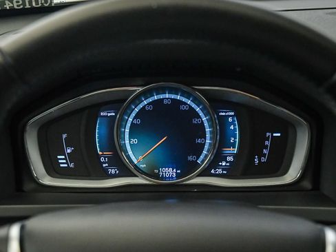 Used 2018 Volvo V60 T5 Cross Country AWD/4WD image 25