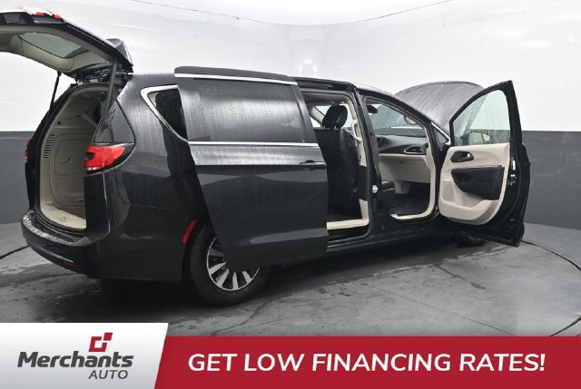 Used 2023 Chrysler Pacifica Touring-L FWD image 49
