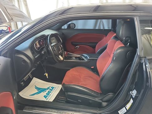 Used 2016 Dodge Challenger R/T Scat Pack w/ Leather Interior Group RWD image 7