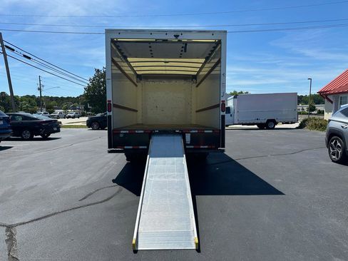 Used 2021 GMC Savana 3500 Extended w/ Power Convenience Package RWD image 8