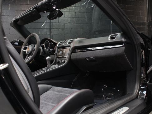 Used 2016 Porsche Boxster Spyder RWD image 69