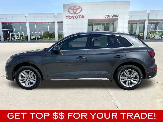 Used 2023 Audi Q5 2.0T Premium w/ Convenience Package AWD/4WD image 2