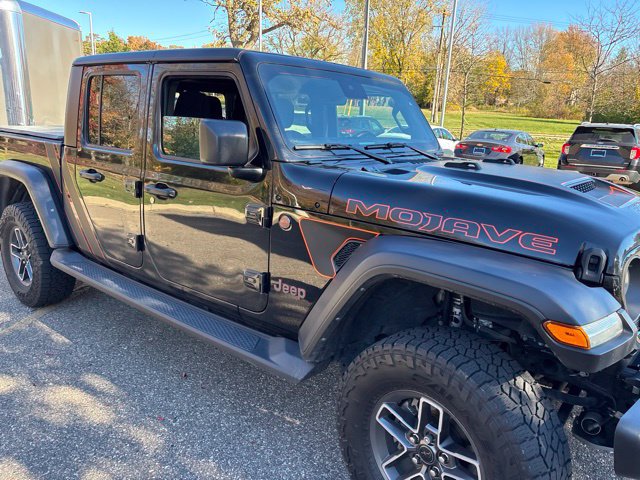 Used 2024 Jeep Gladiator Mojave w/ Technology Group AWD/4WD image 1