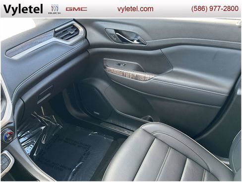 Certified 2023 GMC Acadia Denali w/ Denali Ultimate Package image 34