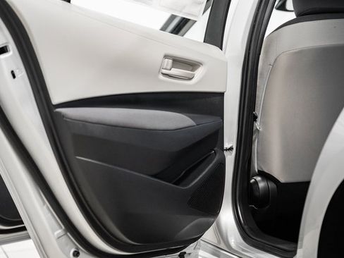 Used 2024 Toyota Corolla LE image 27