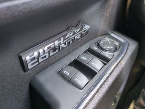 Used 2023 Chevrolet Silverado 1500 High Country w/ Technology Package AWD/4WD image 27