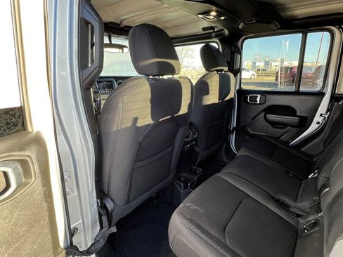 Used 2022 Jeep Gladiator Sport image 28