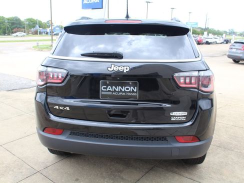 Used 2024 Jeep Compass Latitude w/ Altitude Special Edition AWD/4WD image 6