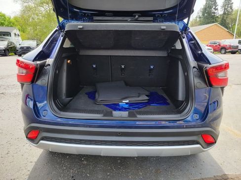 Used 2024 Chevrolet Trax LT w/ Driver Confidence Package FWD image 23
