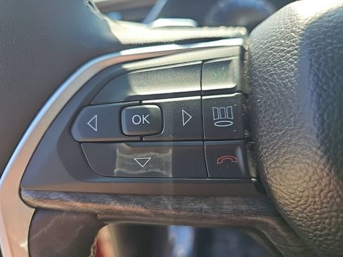 Certified 2025 Jeep Grand Cherokee Limited w/ Luxury Tech Group II AWD/4WD image 36