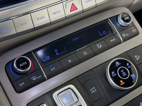 Certified 2022 Hyundai Palisade Limited image 18