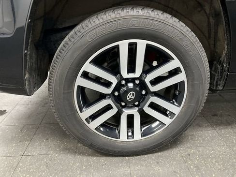 Used 2023 Toyota 4Runner Limited AWD/4WD image 34