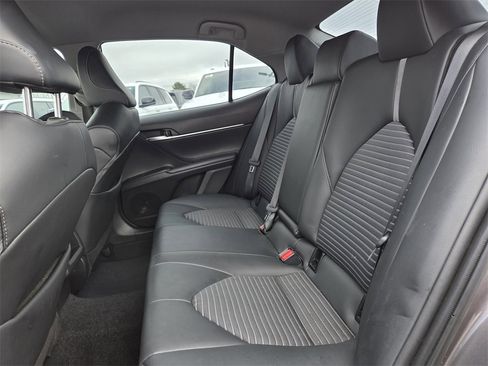 Used 2024 Toyota Camry SE image 16