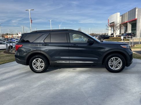 Used 2022 Ford Explorer XLT w/ Equipment Group 202A image 11