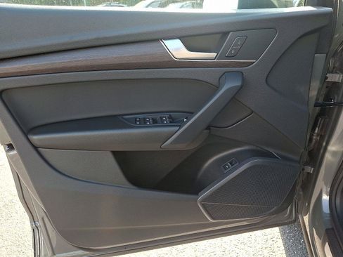 Used 2025 Audi Q5 2.0T Premium image 12