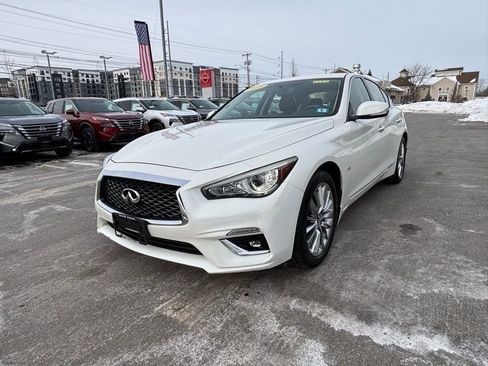Used 2018 INFINITI Q50 Luxe w/ Essential Package (3.0T Luxe) image 7