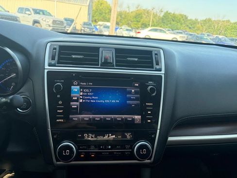 Used 2018 Subaru Outback 3.6R Touring AWD/4WD image 13