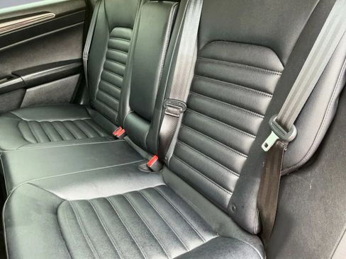 Used 2019 Ford Fusion SEL image 15