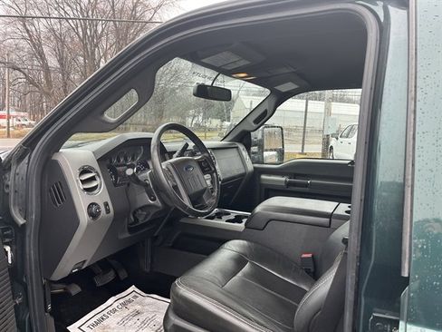 Used 2011 Ford F250 Lariat w/ Lariat Interior Pkg image 19