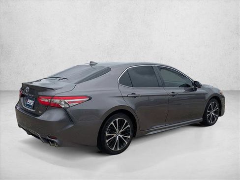 Used 2019 Toyota Camry SE FWD image 5
