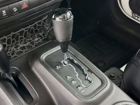 Used 2015 Jeep Wrangler Unlimited Sport AWD/4WD image 15