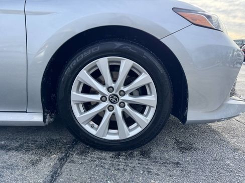 Used 2019 Toyota Camry LE w/ Convenience Package image 12