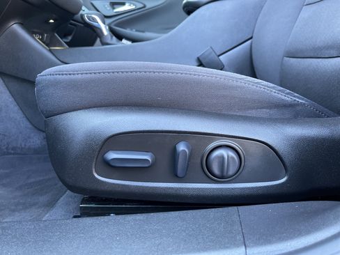 Used 2022 Chevrolet Malibu LT image 16