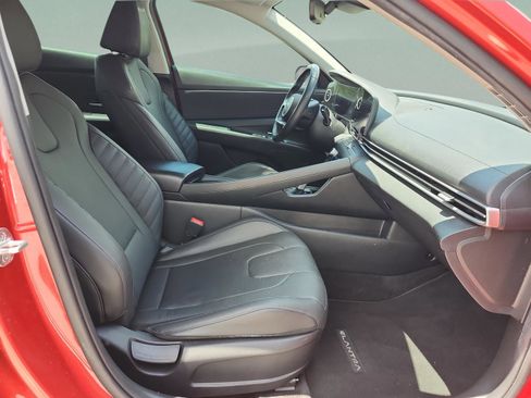 Certified 2021 Hyundai Elantra Limited FWD image 19