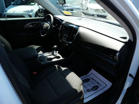 Used 2018 Chevrolet Traverse LS FWD image 26