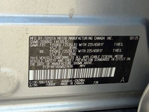 Used 2025 Toyota RAV4 XLE AWD/4WD image 24