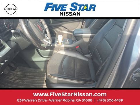 Used 2018 GMC Terrain SLT w/ Preferred Package FWD image 12