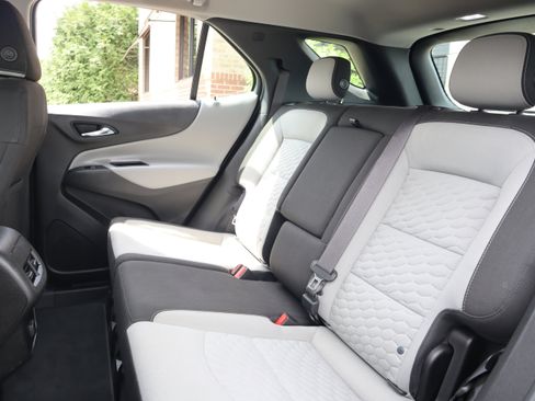 Used 2018 Chevrolet Equinox LS AWD/4WD image 25