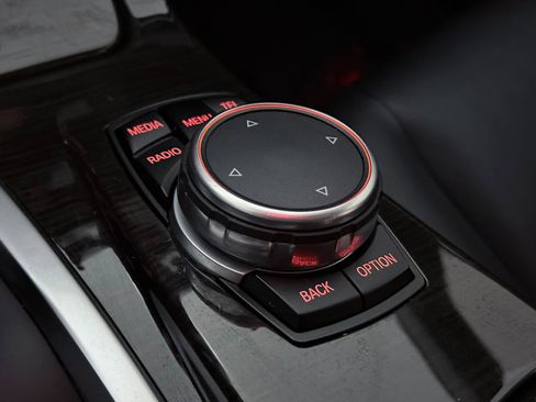 Used 2015 BMW 528i xDrive Sedan image 38