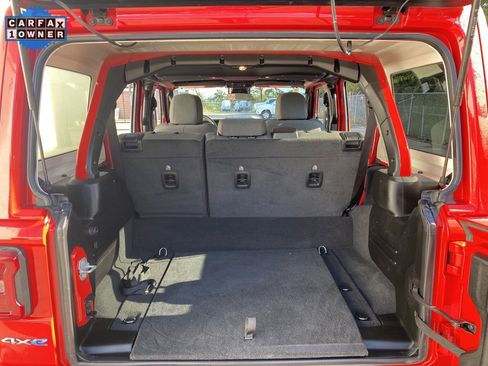 Used 2024 Jeep Wrangler Unlimited Sahara image 16