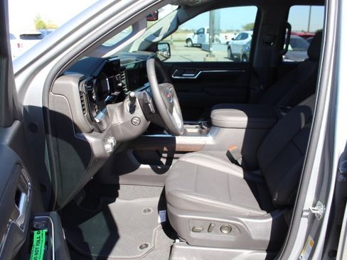 New 2026 GMC Sierra 1500 SLT image 12