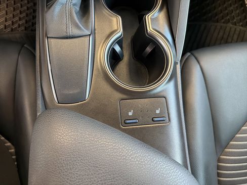 Used 2024 Toyota Camry SE FWD image 21