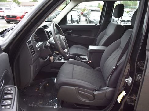 Used 2011 Jeep Liberty Sport AWD/4WD image 16