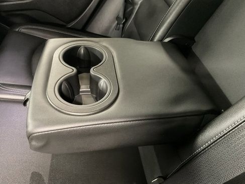 Used 2024 GMC Terrain SLT image 13