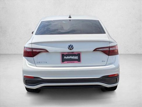 Used 2022 Volkswagen Jetta SE FWD image 7