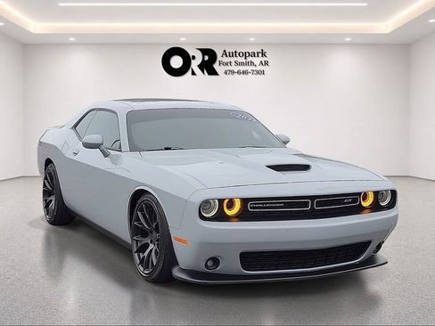 Used 2022 Dodge Challenger GT RWD image 1