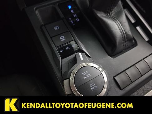 Certified 2025 Toyota Tacoma SR5 AWD/4WD image 21