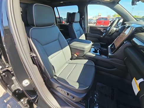 New 2026 GMC Yukon XL Elevation w/ Elevation Premium Package image 18