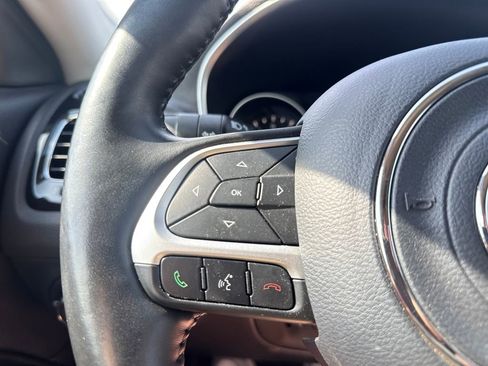 Used 2018 Jeep Compass Latitude AWD/4WD image 14