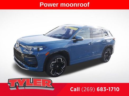 Used 2025 Volkswagen Tiguan SEL R-Line AWD/4WD image 3