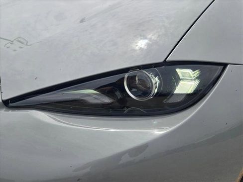 Used 2025 MAZDA MX-5 Miata RF Grand Touring RWD image 9