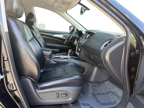 Used 2019 Nissan Pathfinder SL AWD/4WD image 12