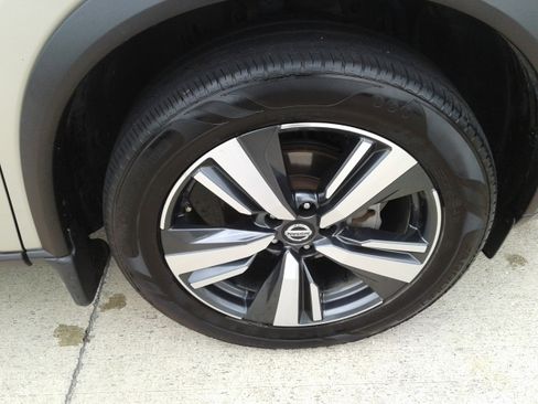 Used 2021 Nissan Rogue SL w/ Premium Package image 9