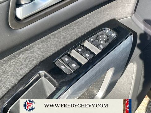 Used 2025 Nissan Pathfinder SL AWD/4WD image 11