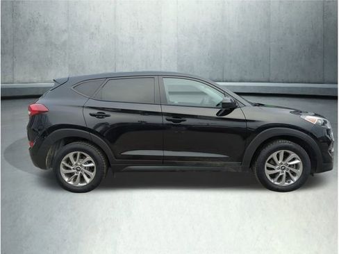 Used 2018 Hyundai Tucson SE image 7