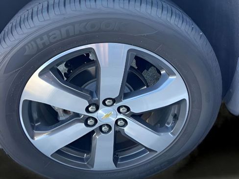 Used 2018 Chevrolet Traverse LT image 8